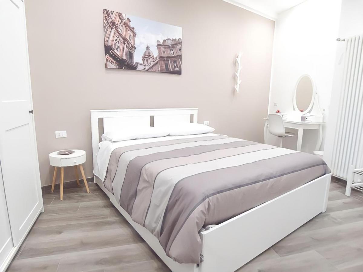 Garibaldi Rooms 29 - Piazza Marina A Palermo - In Pieno Centro. Exterior photo