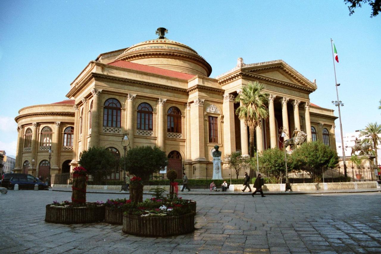 Garibaldi Rooms 29 - Piazza Marina A Palermo - In Pieno Centro. Exterior photo